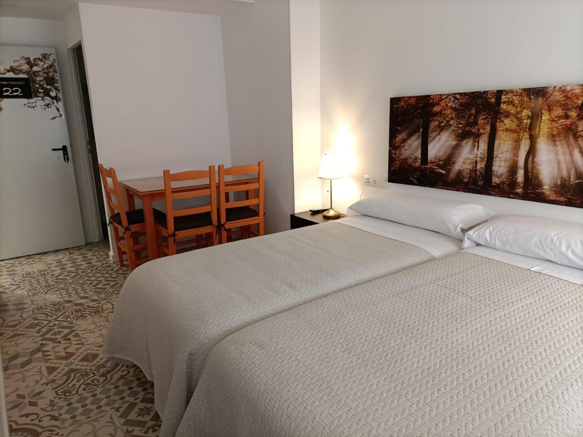 Hostal Las Encinas Villaviciosa de Odón Kültér fotó