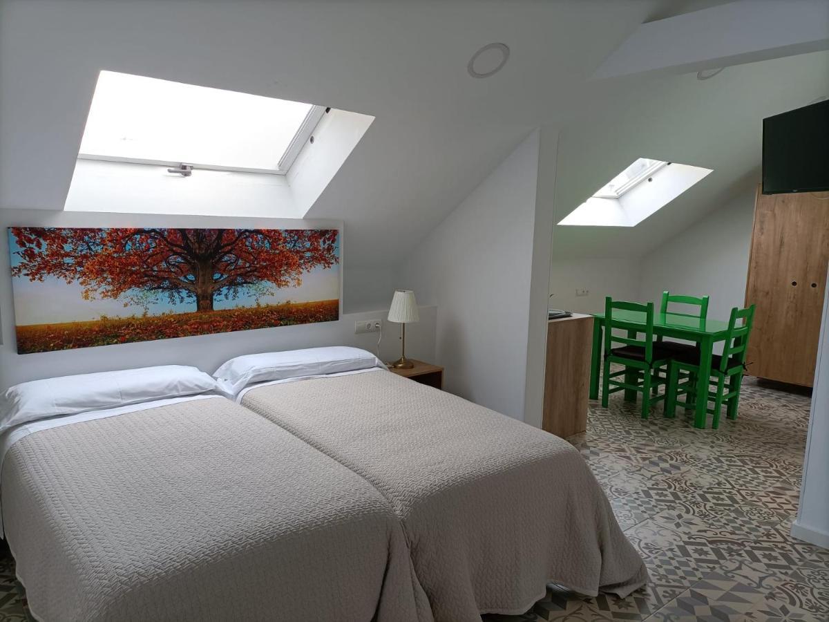 Hostal Las Encinas Villaviciosa de Odón Kültér fotó