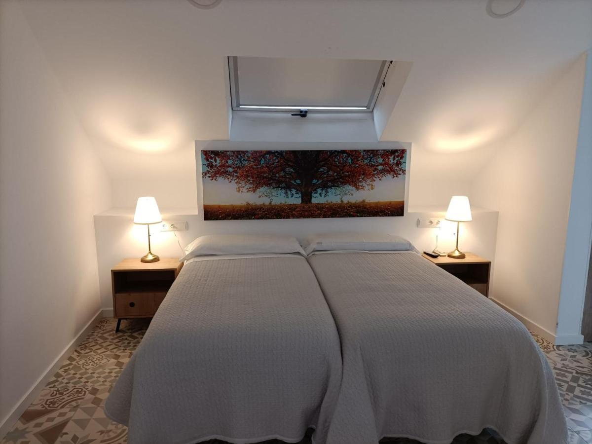 Hostal Las Encinas Villaviciosa de Odón Kültér fotó