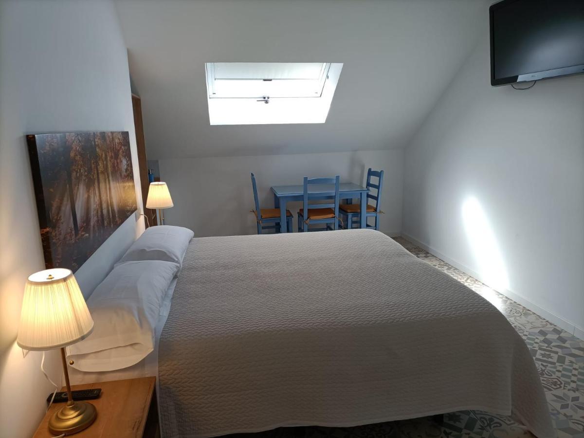 Hostal Las Encinas Villaviciosa de Odón Kültér fotó