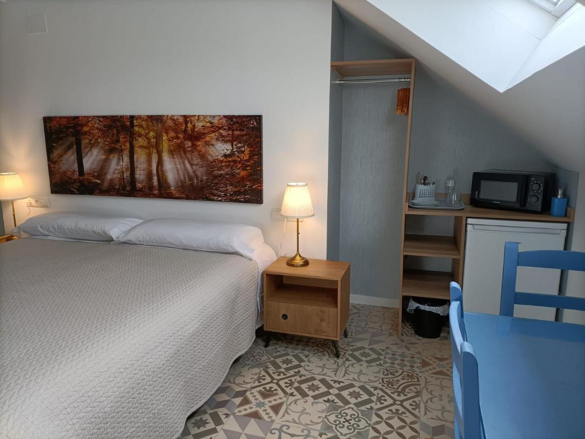 Hostal Las Encinas Villaviciosa de Odón Kültér fotó