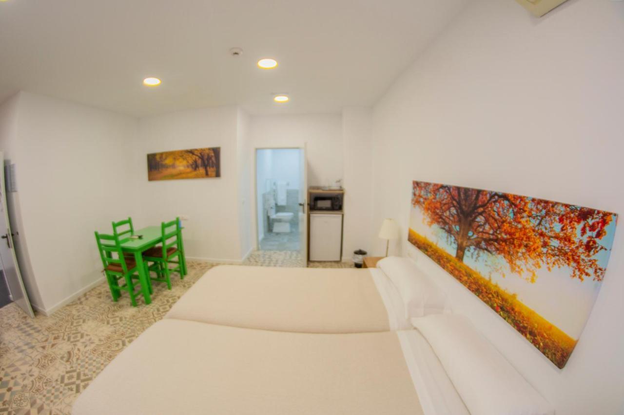 Hostal Las Encinas Villaviciosa de Odón Kültér fotó