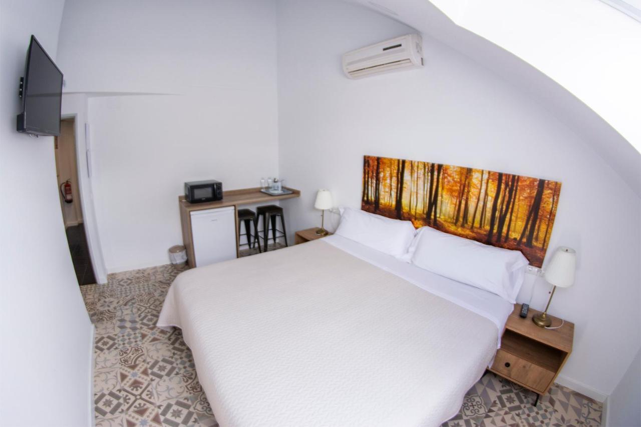 Hostal Las Encinas Villaviciosa de Odón Kültér fotó