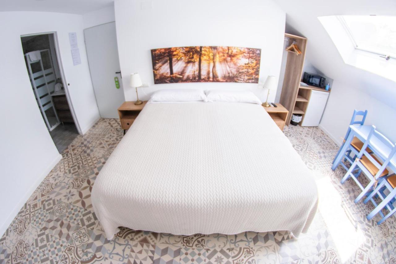 Hostal Las Encinas Villaviciosa de Odón Kültér fotó